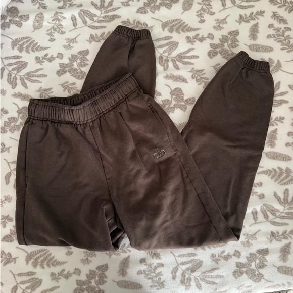 ALO Yoga Pants - Alo Yoga Accolade Sweatpants
